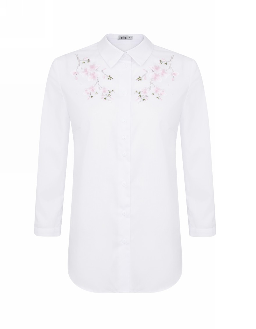 Блузка с вышивкой "Сакура"