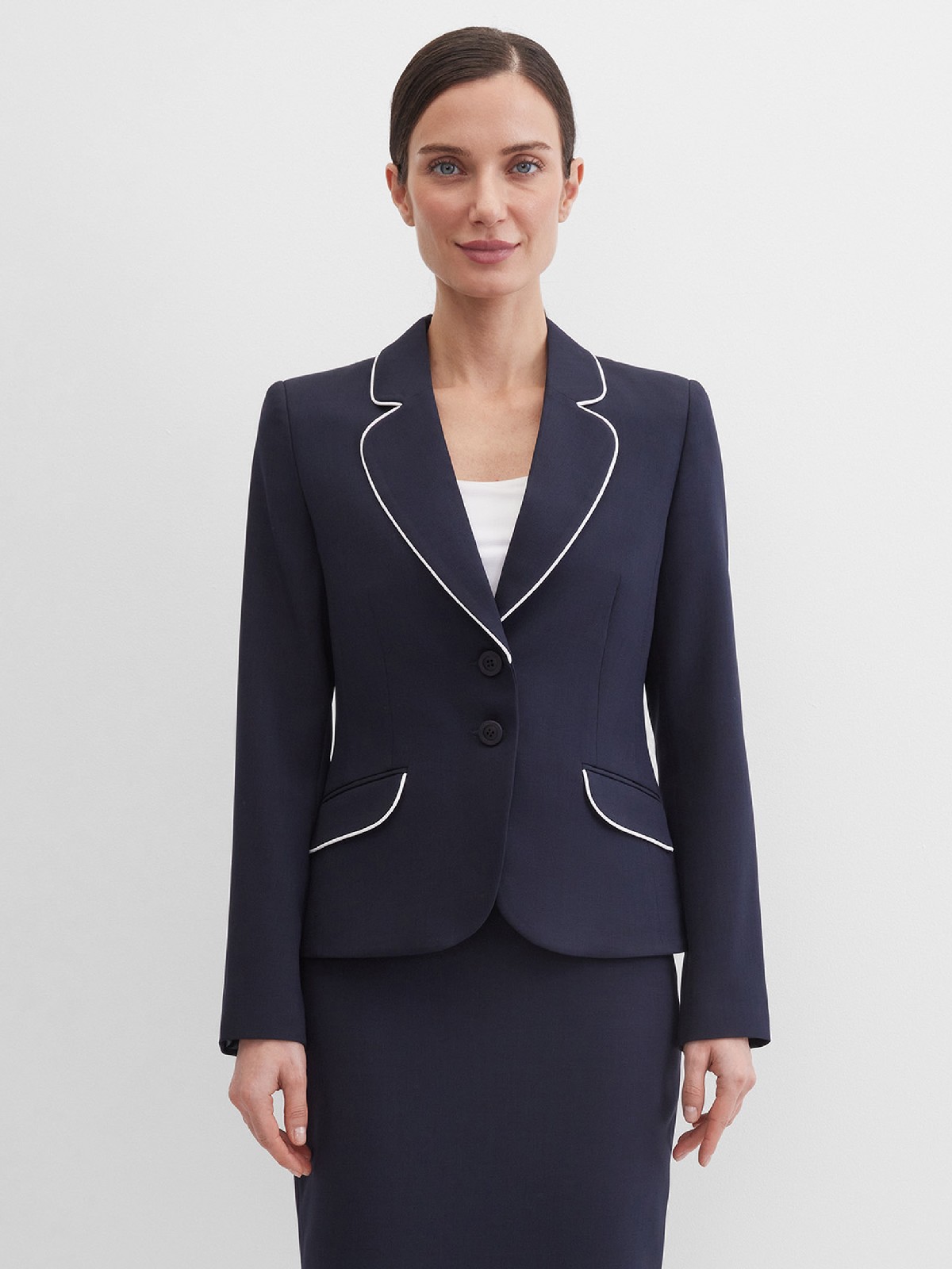 Пиджак укороченный с отделочным кантом