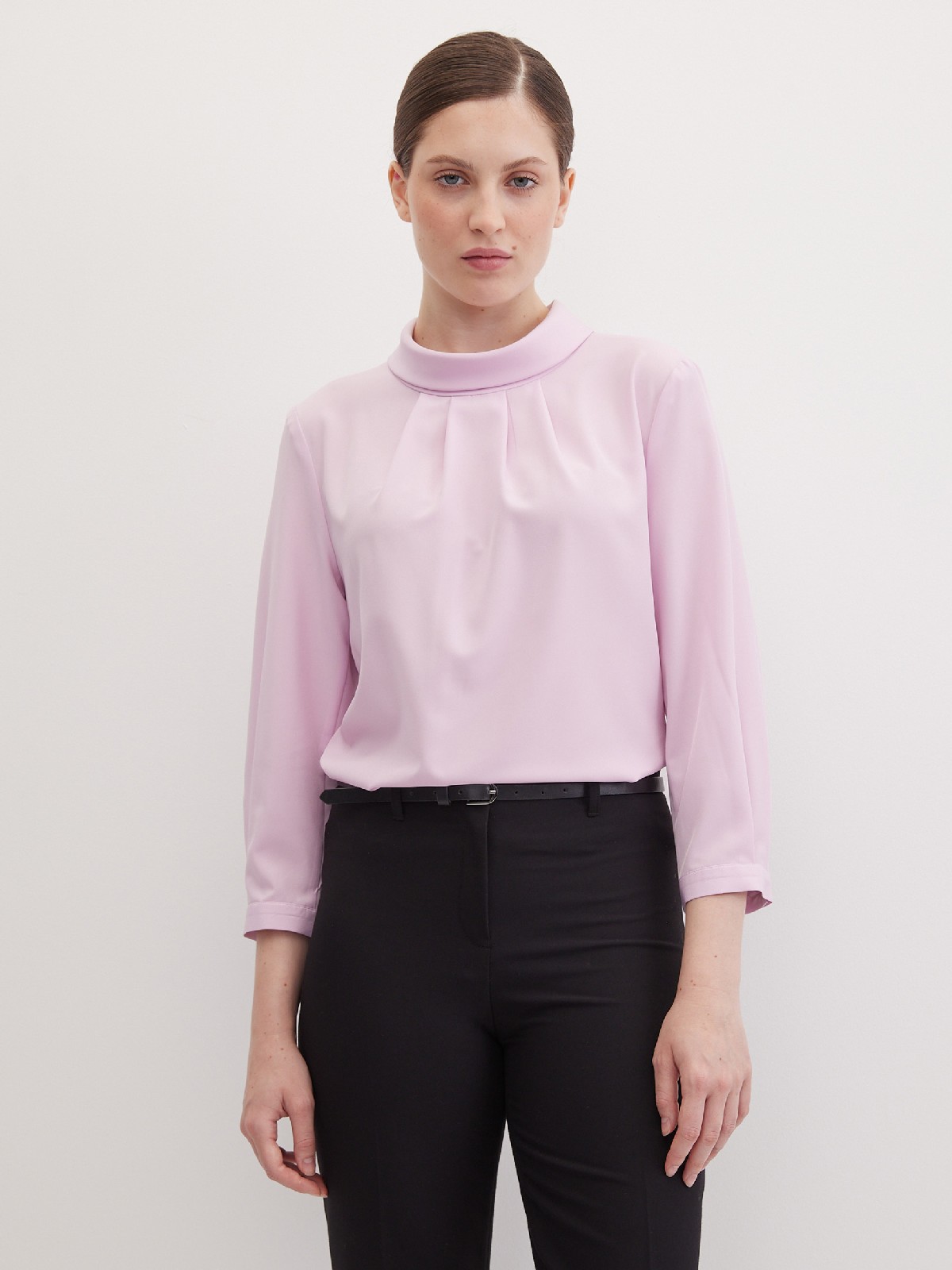 Блузка с воротником хомут