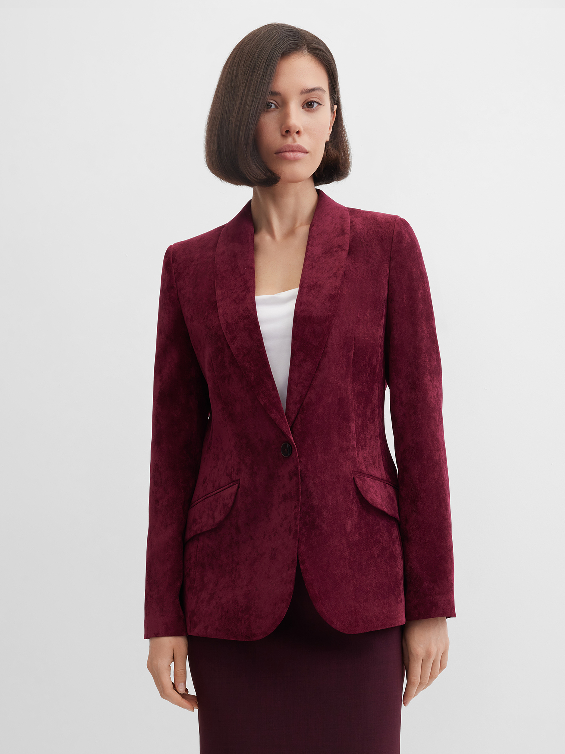 Пиджак с бархатистой структурой и шалевым воротником